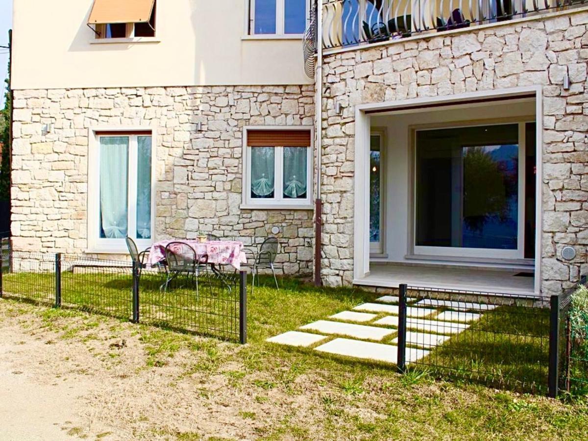 Cosy Torri Apartments Torri Del Benaco Exteriör bild