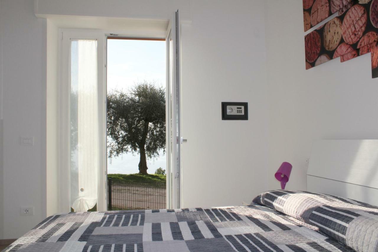 Cosy Torri Apartments Torri Del Benaco Exteriör bild
